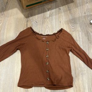 American Eagle sweater! Size L in Rust color